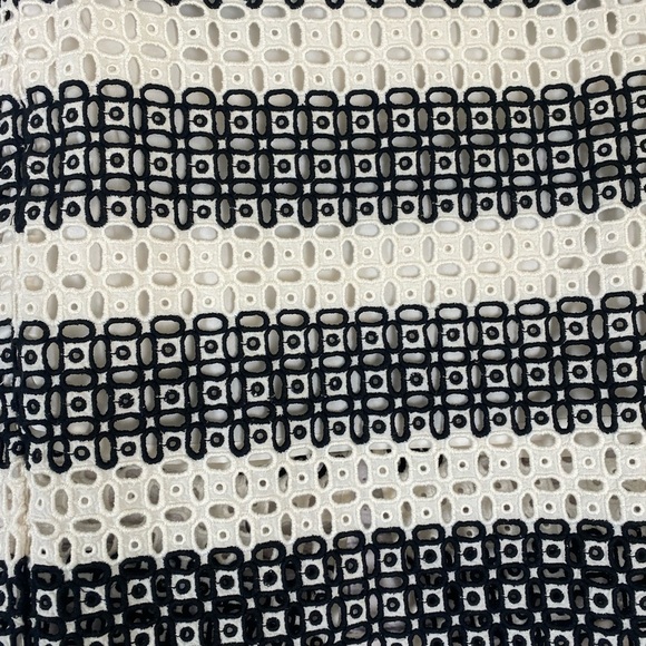 Banana Republic Black & White Crochet Boho Modern Mini Skirt size 6 - Picture 2 of 5